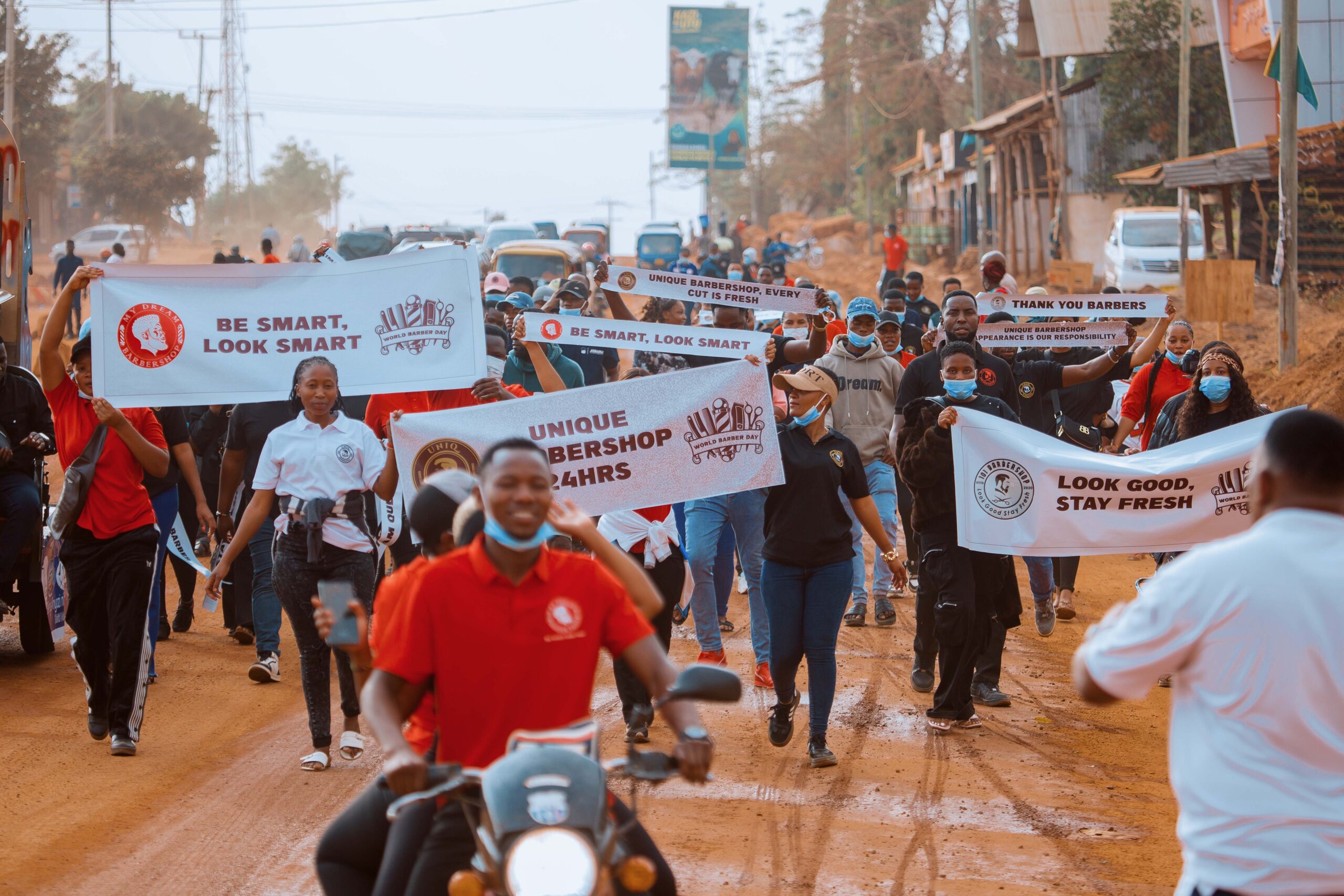 UMOJA WA VINYOZI KAHAMA WAADHIMISHA SIKU YA KINYOZI DUNIANI KWA MATEMBEZI YA HISANI