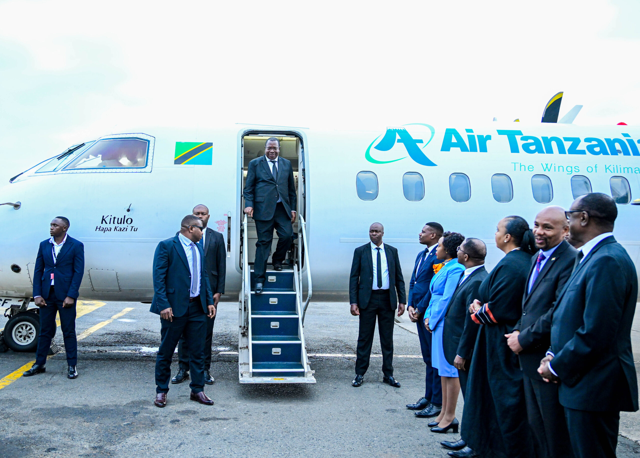 MAKAMU WA RAIS AWASILI KENYA KUMWAKILISHA RAIS MAZISHI YA KITAIFA YA RAILA ODINGA