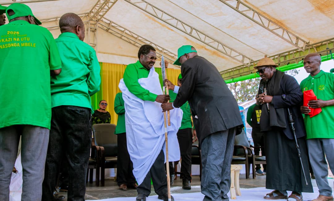 DKT.NCHIMBI ATUA LITUHI NYASA-RUVUMA KUSAKA KURA ZA USHINDI WA KISHINDO ZA CCM